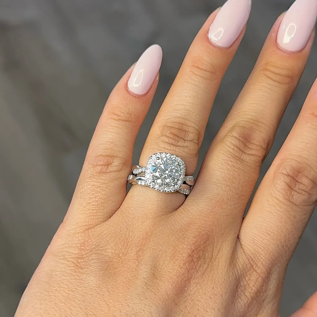 Vine Twist Wedding Band