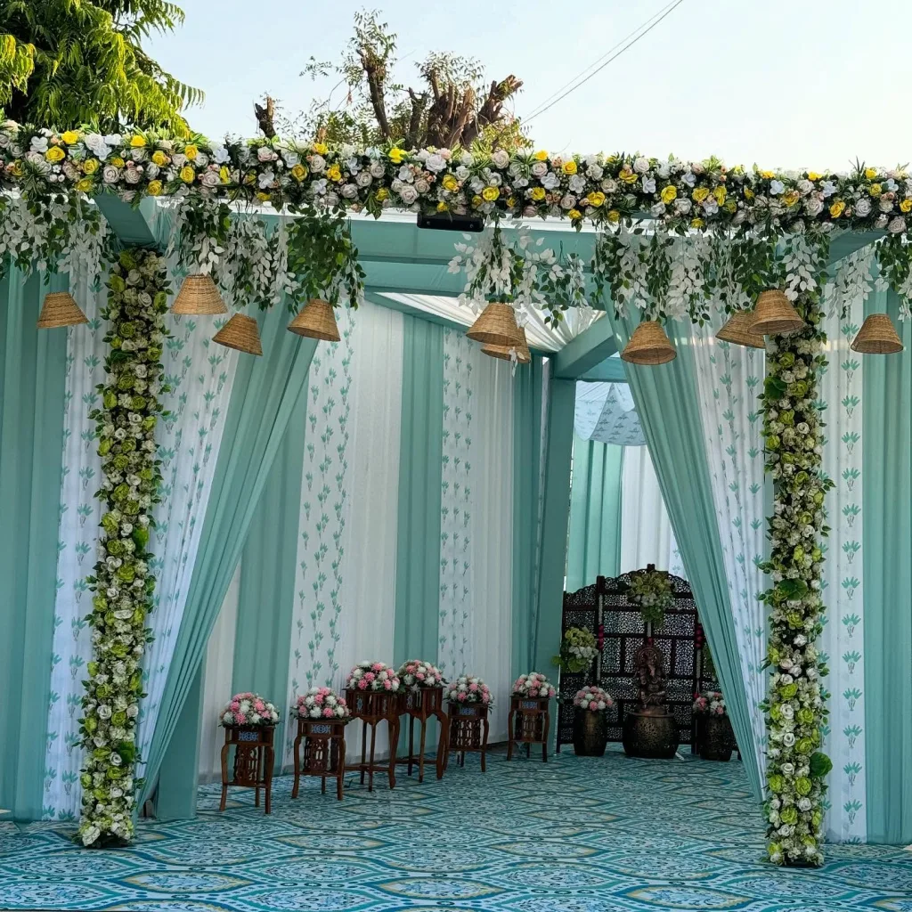 Aqua Ceremony Arch Décor