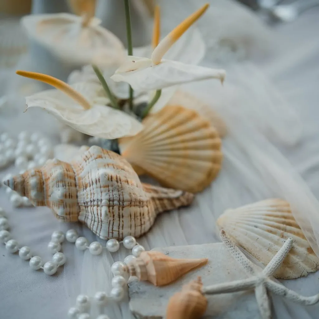 Pearl-Inspired Cutlery Wraps