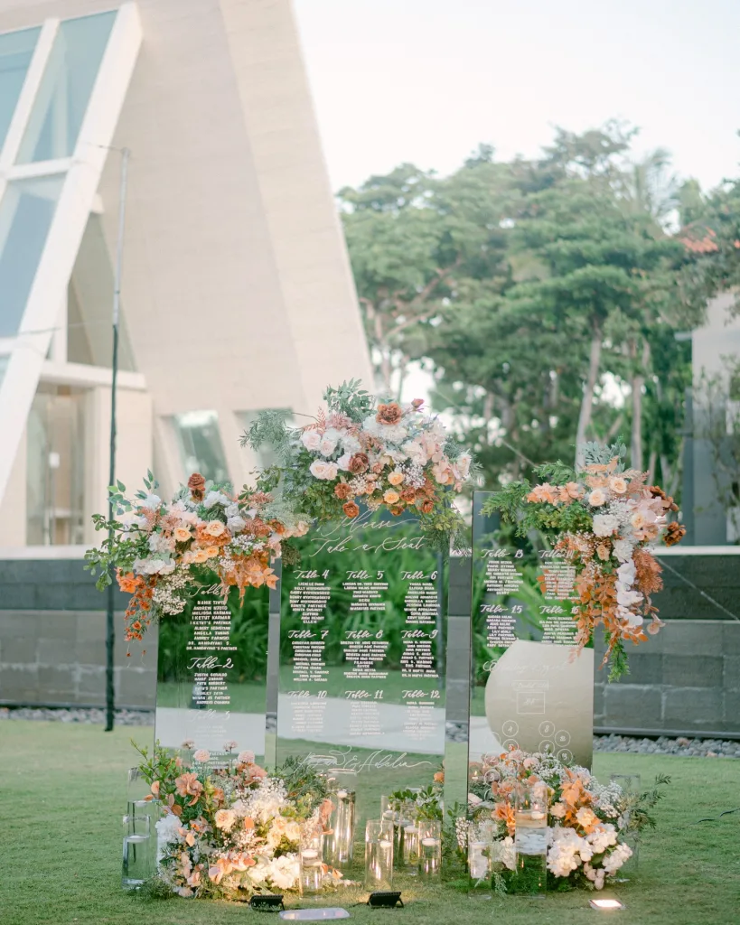 Elegant Mirror Display